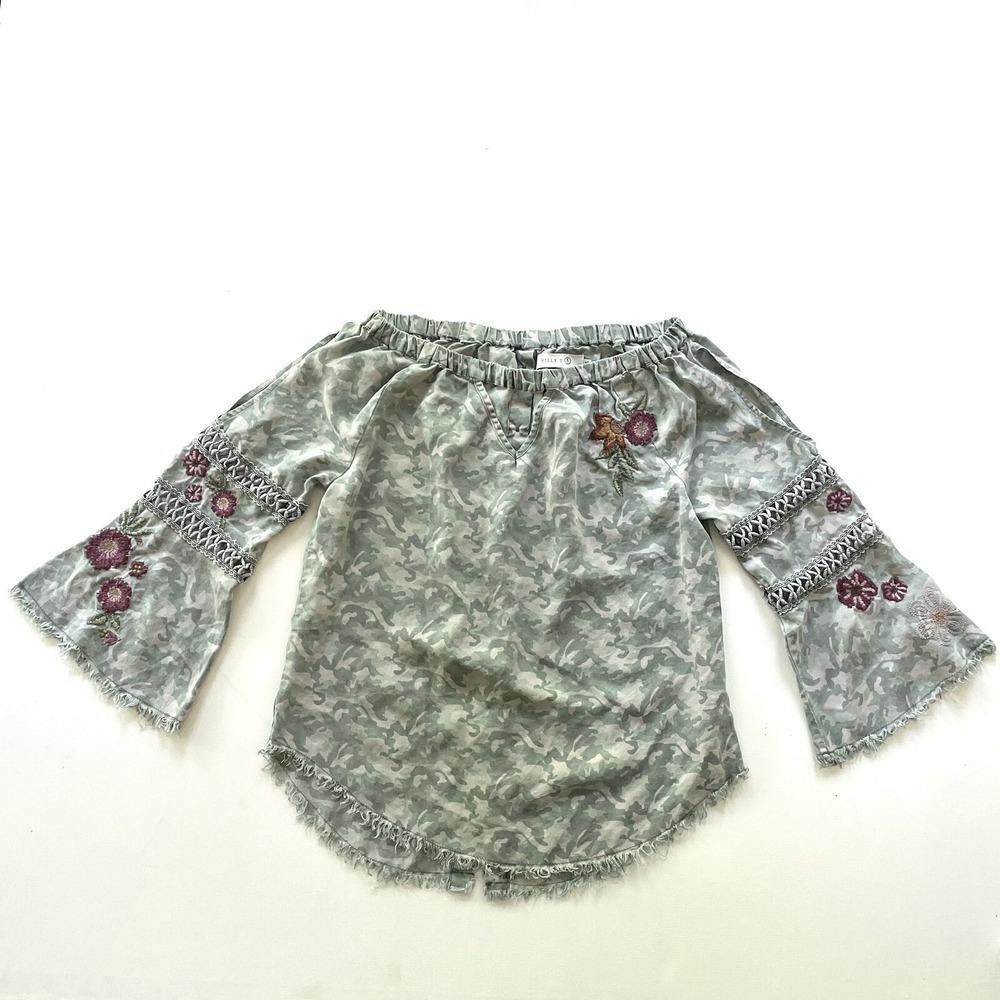 Billy T Women's XS Green Camo Embroidered Off Shoulder Bell Sleeve Boho Blouse
